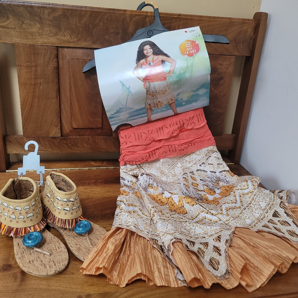 Moana Costume NWT